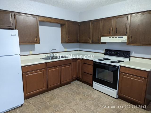 2 BR, 1 BA Apartment 202 Main Rd. Apt, Holden, ME 04429