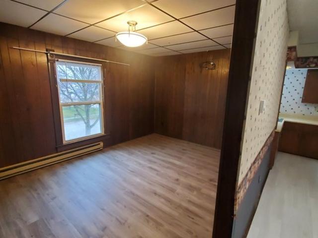 2 BR, 1 BA Apartment 207 1 2 West Garfield Avenue, Cissna Park, IL 60924