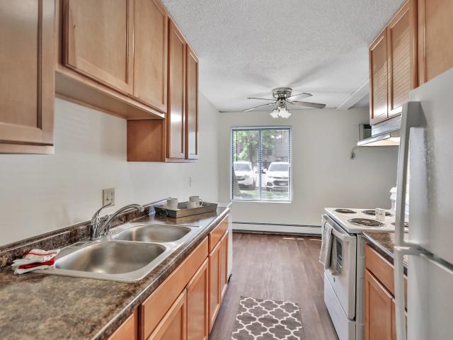 2 BR, 1 BA Apartment 2044 Oakdale Avenue Unit 2, Saint Paul, MN 55118