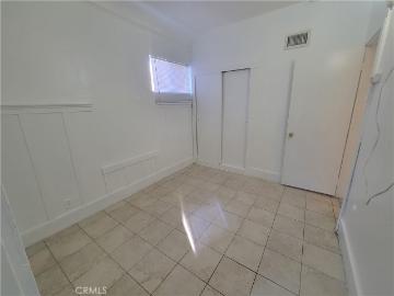 2 BR, 1 BA Apartment 2047 Cambridge Street, Los Angeles, CA 90006