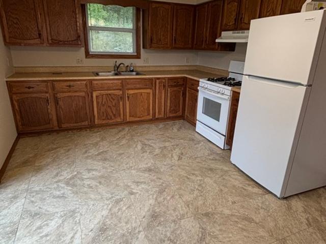 2 BR, 1 BA Apartment 204 T 1350, Unit 7, Marietta, OH 45750