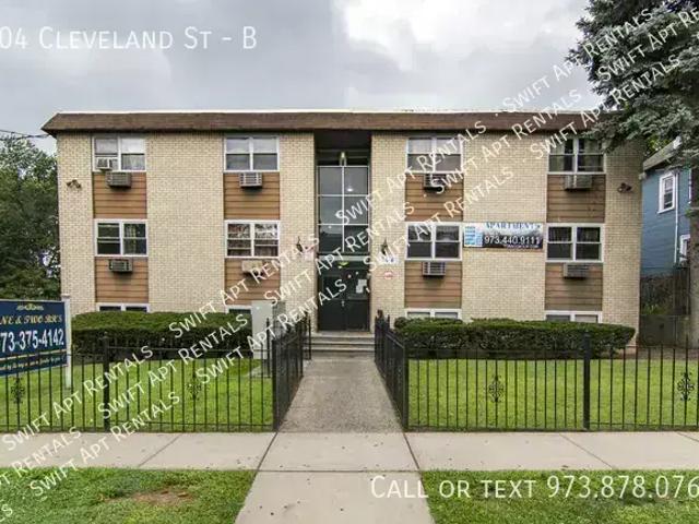 2 BR, 1 BA Apartment 204 Cleveland St, Orange, NJ 07050