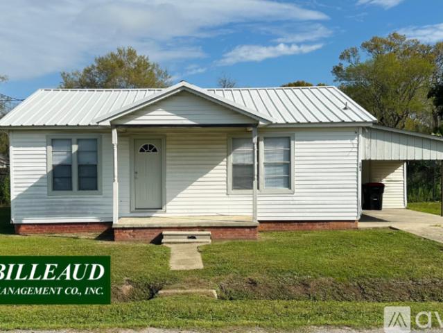 2 BR, 1 BA Apartment 204 Debaillon St, Lafayette, LA 70501