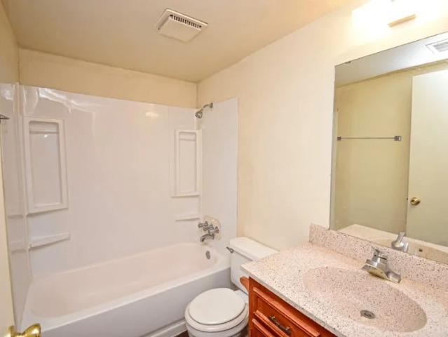2 BR, 1 BA Apartment 20598 Pine Island Road, Hempstead, TX 77445