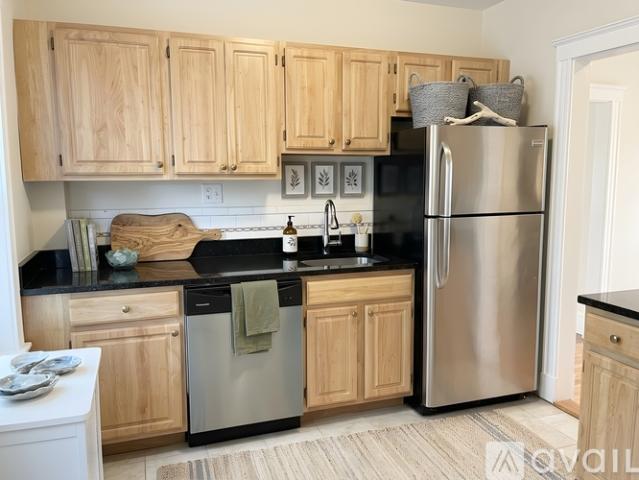 2 BR, 1 BA Apartment 205 Winthrop Rd, Unit 3, Brookline, MA 02445