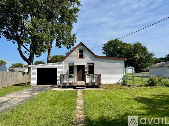 2 BR, 1 BA Apartment 205 E 7th St, Rock Falls, IL 61071