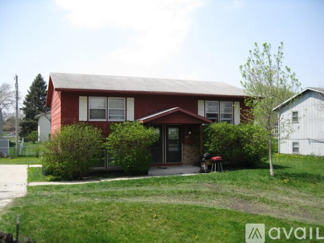 2 BR, 1 BA Apartment 205 Hillcrest Dr, Unit 2, Story City, IA 50248