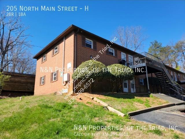 2 BR, 1 BA Apartment 205 North Main Street, King, NC 27021