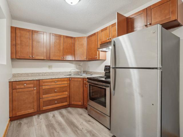 2 BR, 1 BA Apartment 2061 McKnight Road North Unit 2061 2061 106, Saint Paul, MN 55109