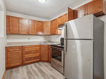 2 BR, 1 BA Apartment 2061 McKnight Road North Unit 2253 2253 104, Saint Paul, MN 55109