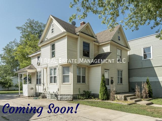 2 BR, 1 BA Apartment 206 1/2 W 14th St, Holland, MI 49423