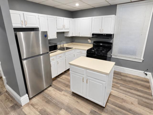 2 BR, 1 BA Apartment 206 Lookout Avenue, Unit 2, Charleroi, PA 15022