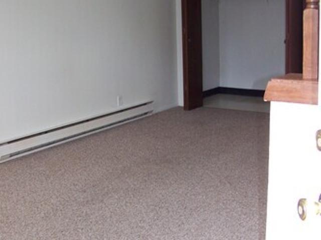 2 BR, 1 BA Apartment 206 North Parkway Drive, Unit Apt B, Pekin, IL 61554