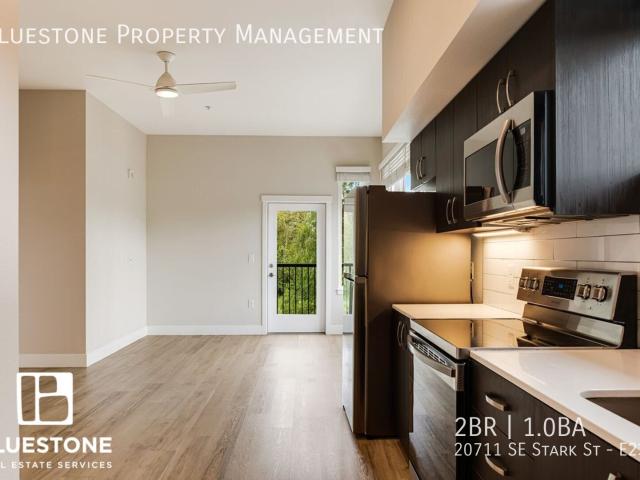 2 BR, 1 BA Apartment 20711 SE Stark St, Gresham, OR 97030
