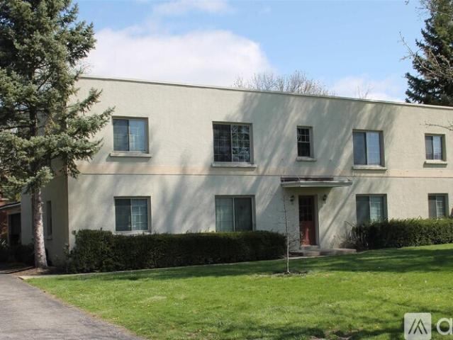 2 BR, 1 BA Apartment 2074 Ridgeview Rd, Unit A, Columbus, OH 43221