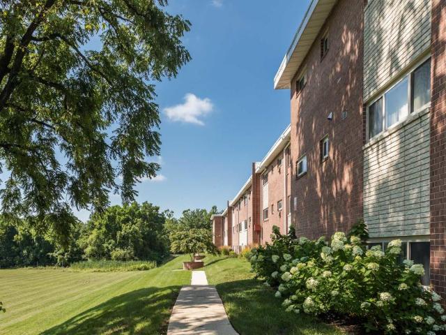 2 BR, 1 BA Apartment 2077 Woodbourne Ave Unit 00C1, Baltimore, MD 21239
