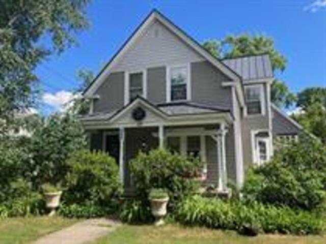 2 BR, 1 BA Apartment 209 Roxbury Street, Keene, NH 3431