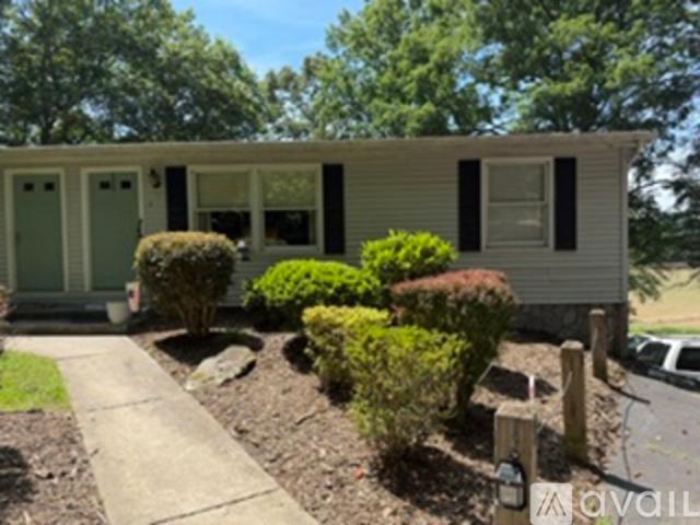 2 BR, 1 BA Apartment 20 Forest Ridge Dr, Unit 3, Nebo, NC 28761