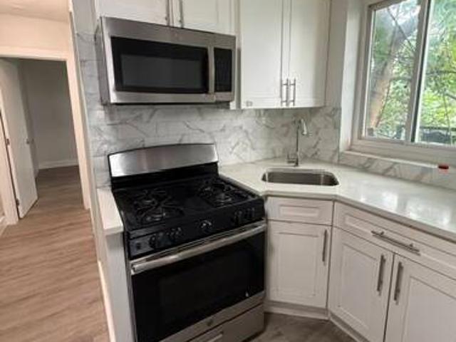 2 BR, 1 BA Apartment 20 Seidler St, Unit 9, Jersey City, NJ 07304