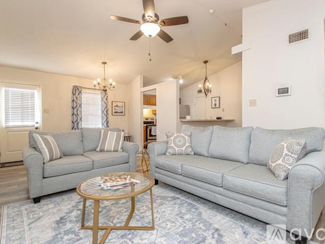 2 BR, 1 BA Apartment 20 Woodhill Dr, Little Rock, AR 72211