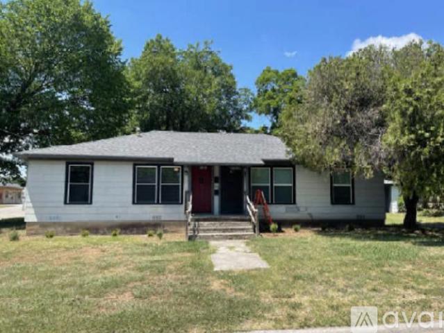 2 BR, 1 BA Apartment 213 West Church Street, Unit 213, Gainesville, TX 76240