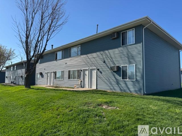 2 BR, 1 BA Apartment 2100 Westdale Dr SW, Unit 2, Cedar Rapids, IA 52404