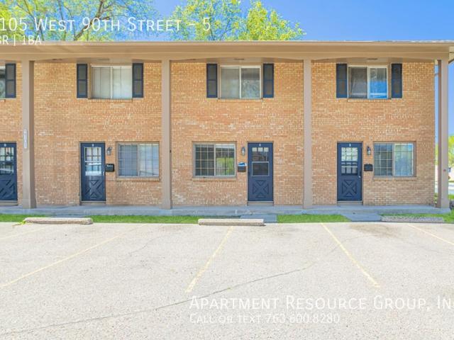 2 BR, 1 BA Apartment 2105 West 90th Street, Bloomington, MN 55431