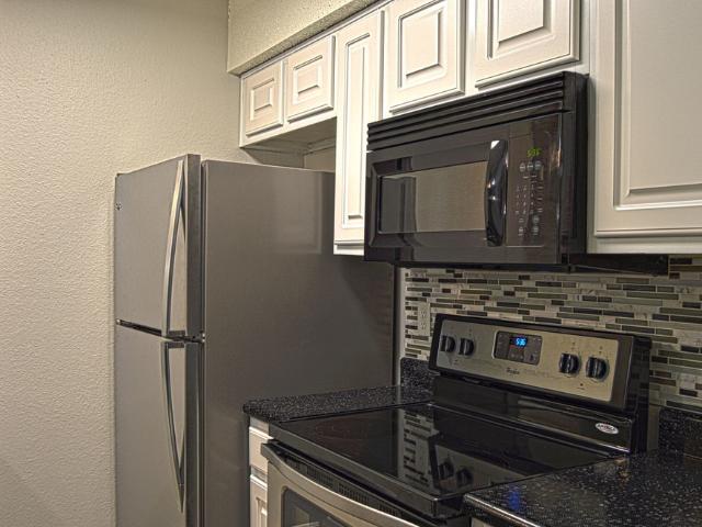 2 BR, 1 BA Apartment 2107 W Anderson Ln, Austin, TX 78757