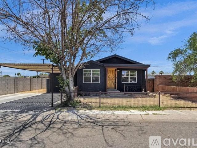 2 BR, 1 BA Apartment 2107 West Wilshire Drive, Unit A, Phoenix, AZ 85009