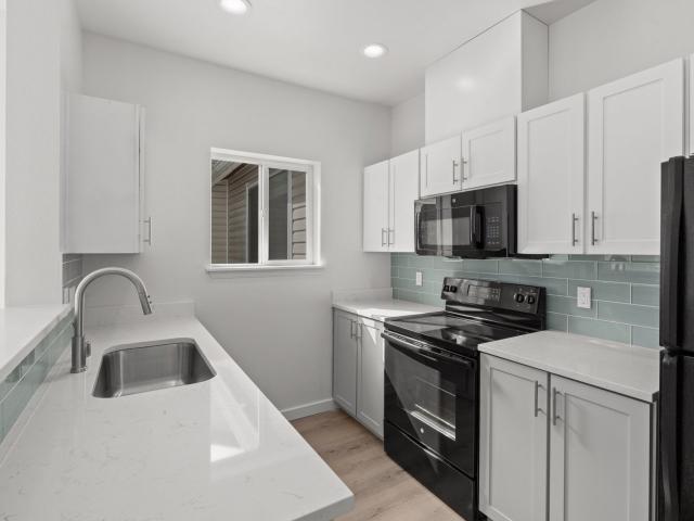 2 BR, 1 BA Apartment 210 27th Ave Unit H302, Milton, WA 98354