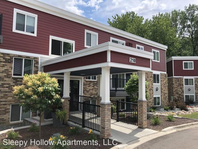 2 BR, 1 BA Apartment 210 County Road B2 E Unit 180 021, Saint Paul, MN 55117