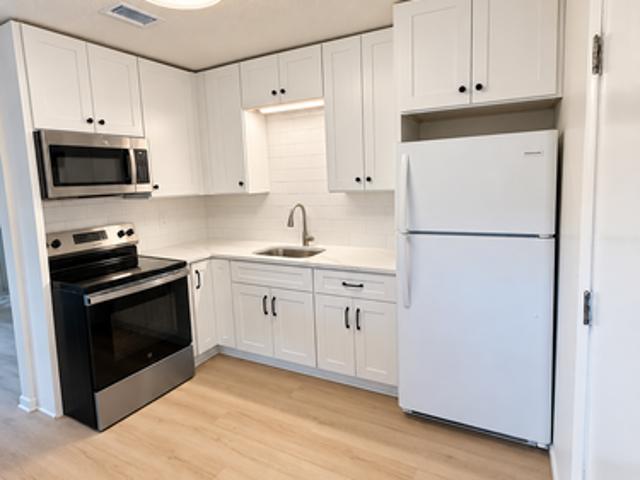 2 BR, 1 BA Apartment 210 Fourth Street Southeast, Unit B, Fort Walton Beach, FL 32548