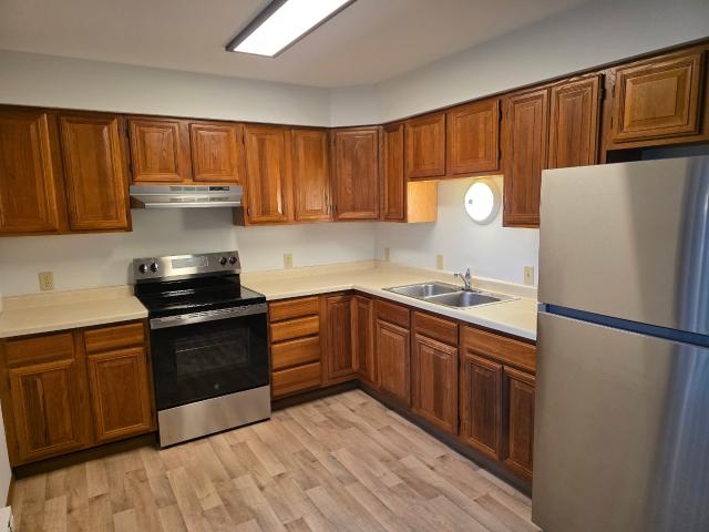 2 BR, 1 BA Apartment 210 Howard Street, Poynette, WI 53955