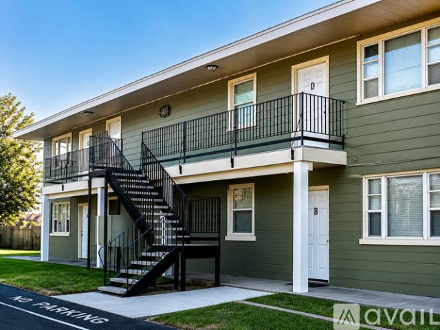 2 BR, 1 BA Apartment 2110 Willow Street, Unit D, Harvey, LA 70058