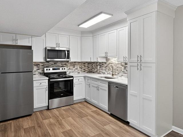2 BR, 1 BA Apartment 2123 El Verano Cir Unit F, Charlotte, NC 28210