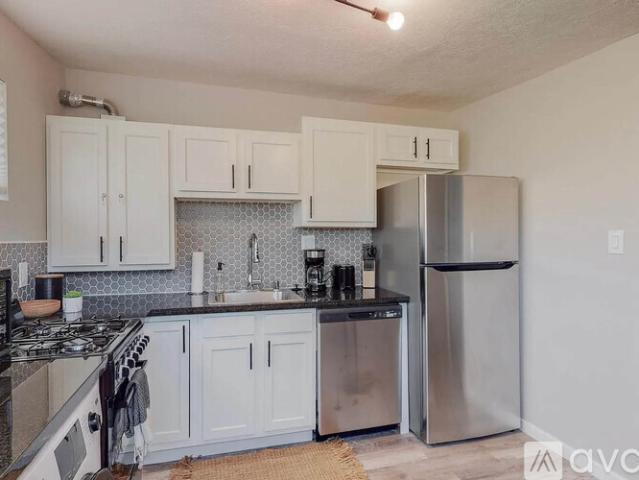 2 BR, 1 BA Apartment 2124 Eton Avenue Southeast, Unit 2, Albuquerque, NM 87106