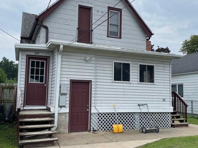 2 BR, 1 BA Apartment 2137 Market Street, Unit Upstairs, La Crosse, WI 54601