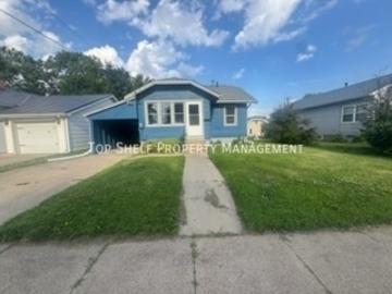 2 BR, 1 BA Apartment 217 E 14th St N, Newton, IA 50208