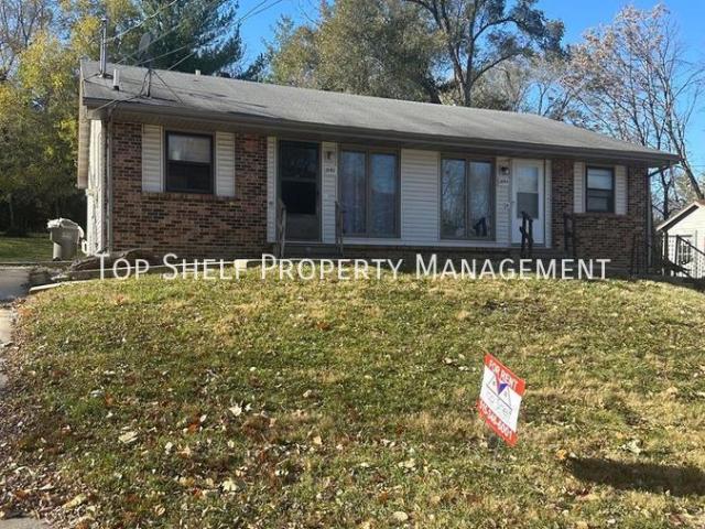 2 BR, 1 BA Apartment 2142 SE 9th St, Des Moines, IA 50315