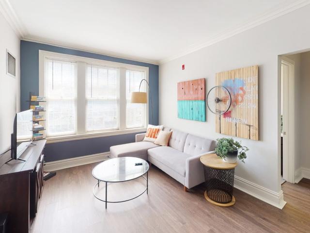 2 BR, 1 BA Apartment 214 East Armour Boulevard Unit 707, Kansas City, MO 64111