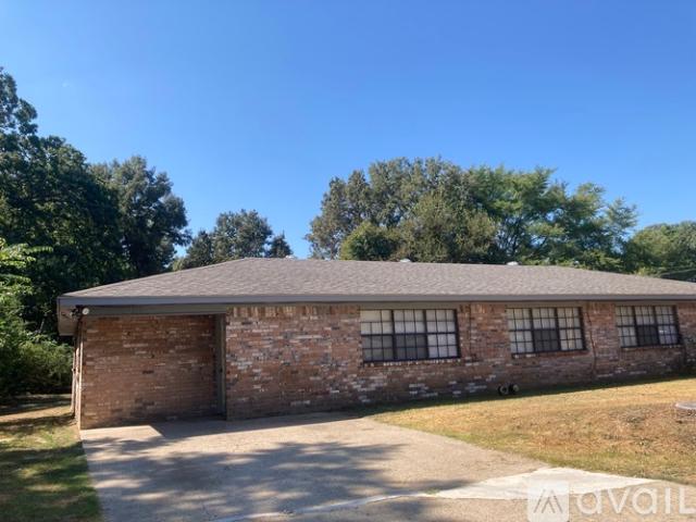2 BR, 1 BA Apartment 2171 Red Bird Lane, Tyler, TX 75706