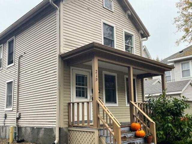 2 BR, 1 BA Apartment 219 S Bedford St, Unit 2, Madison, WI 53703
