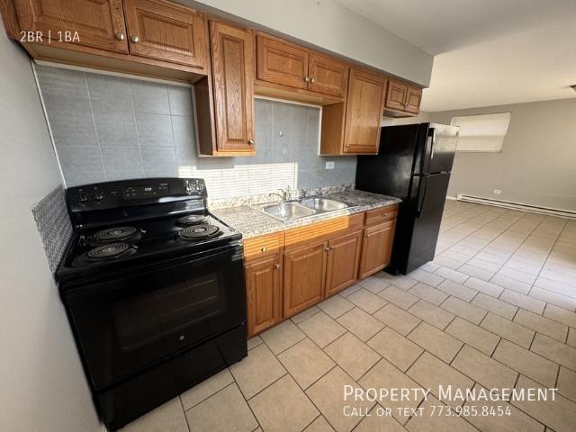 2 BR, 1 BA Apartment 2206 Hebron Ave, Zion, IL 60099