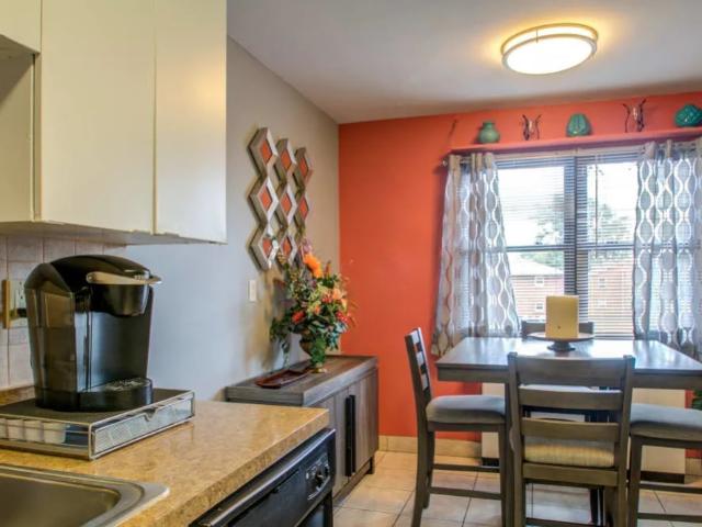 2 BR, 1 BA Apartment 220 W Jersey St Unit 14B, Elizabeth, NJ 07202