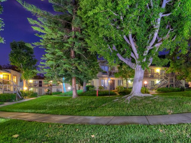 2 BR, 1 BA Apartment 220 West Central Avenue Unit 610, Brea, CA 92821
