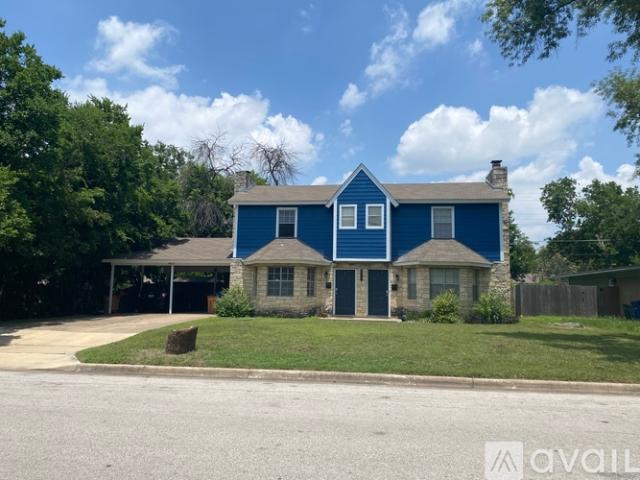 2 BR, 1 BA Apartment 2210 Lanier Dr, Unit A, Austin, TX 78757