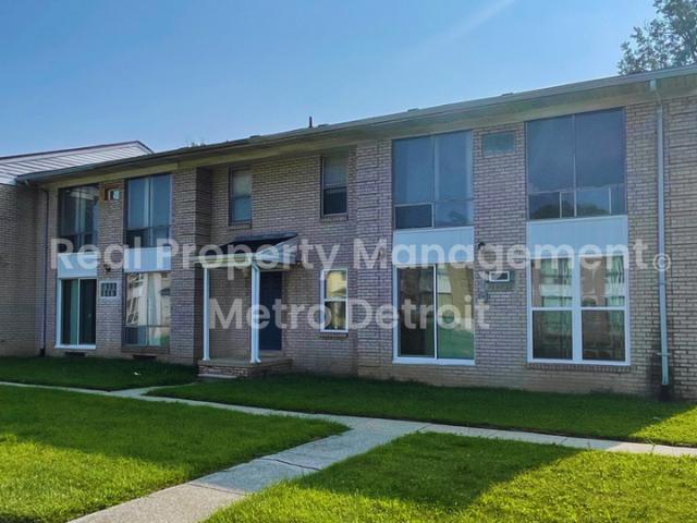 2 BR, 1 BA Apartment 22148 Dante St Unit, Oak Park, MI 48237