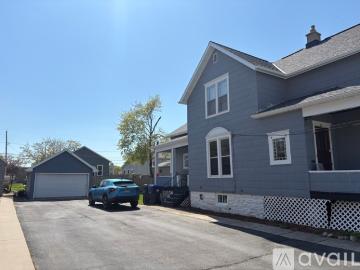 2 BR, 1 BA Apartment 221 1 2 East Doty Avenue, Unit Upper duplex, Neenah, WI 54956