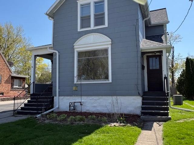 2 BR, 1 BA Apartment 221 1 2 East Doty Avenue, Unit Upper duplex, Neenah, WI 54956