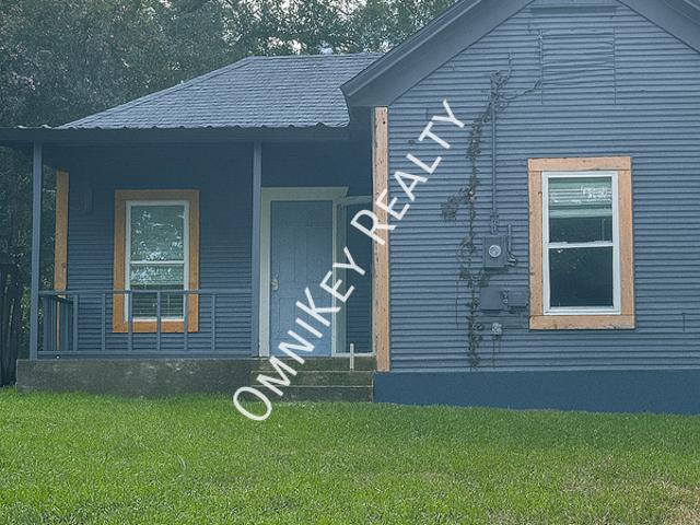 2 BR, 1 BA Apartment 2222 W Bond St, Denison, TX 75020
